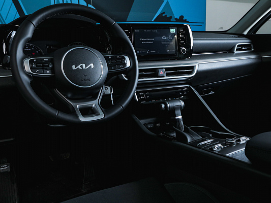 kia k5 white comfort 20