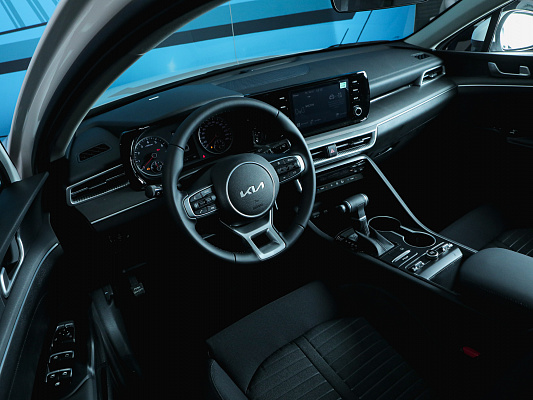 kia k5 white 2 classic